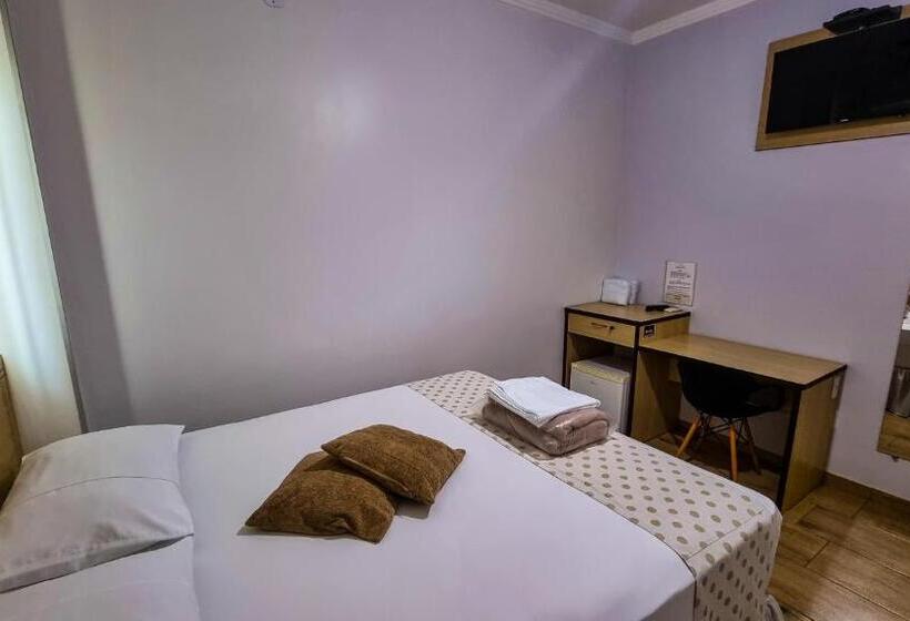 בית מלון כפרי Golden View