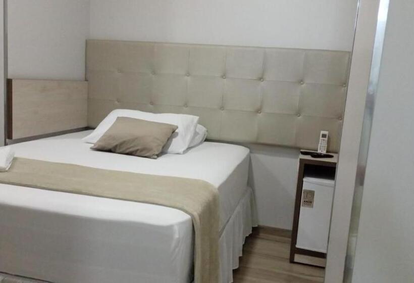 בית מלון כפרי Golden View