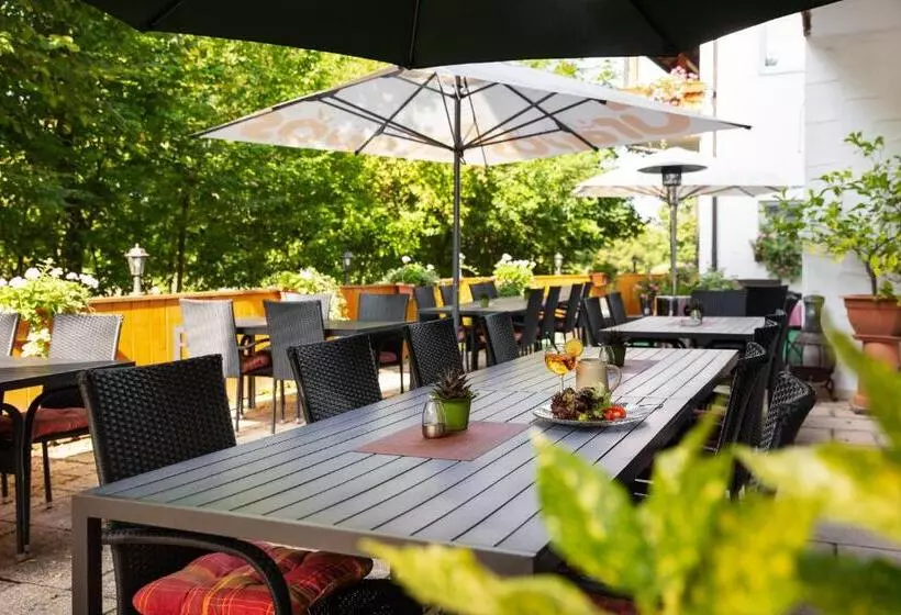 Hotelli Sattelbogener Hof