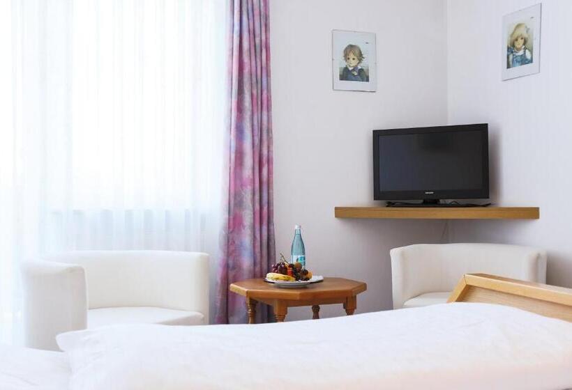 Hotel Sattelbogener Hof