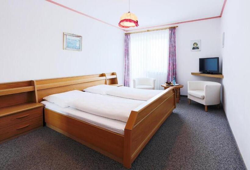 Hotel Sattelbogener Hof