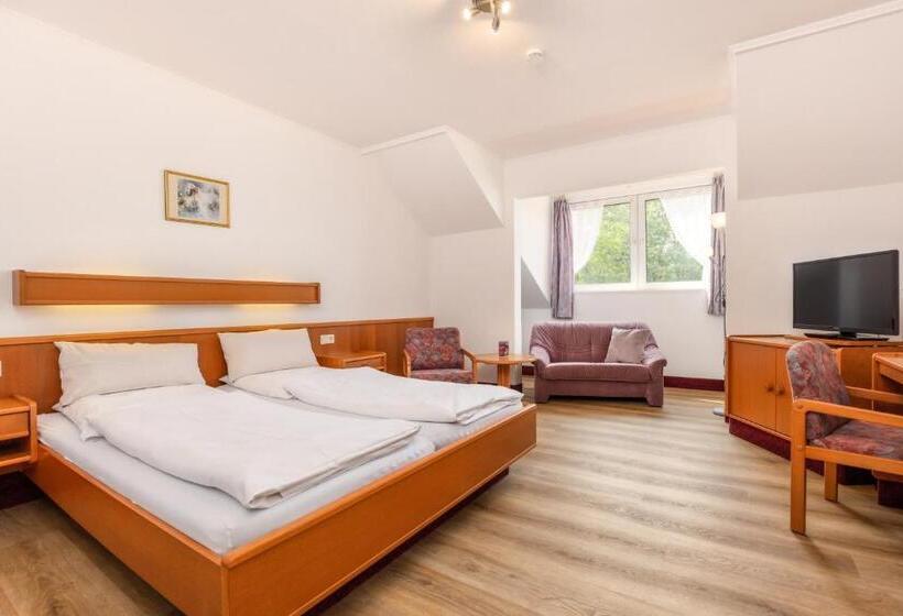 Hotel Sattelbogener Hof