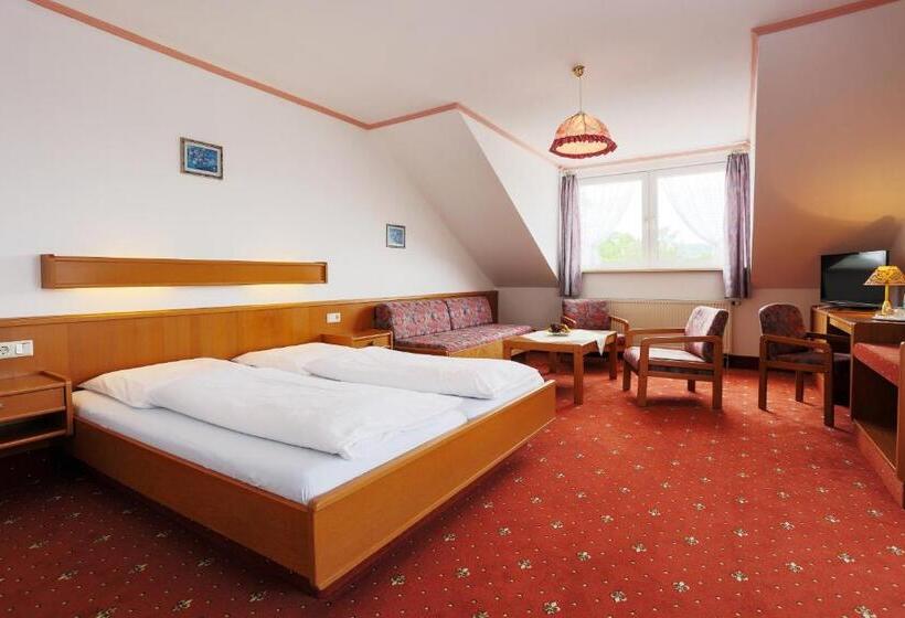 Hotel Sattelbogener Hof