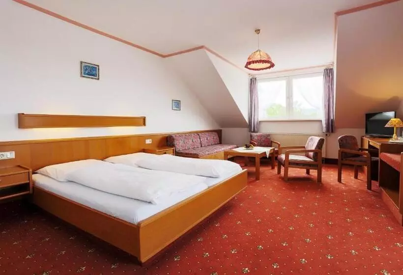 Hotelli Sattelbogener Hof