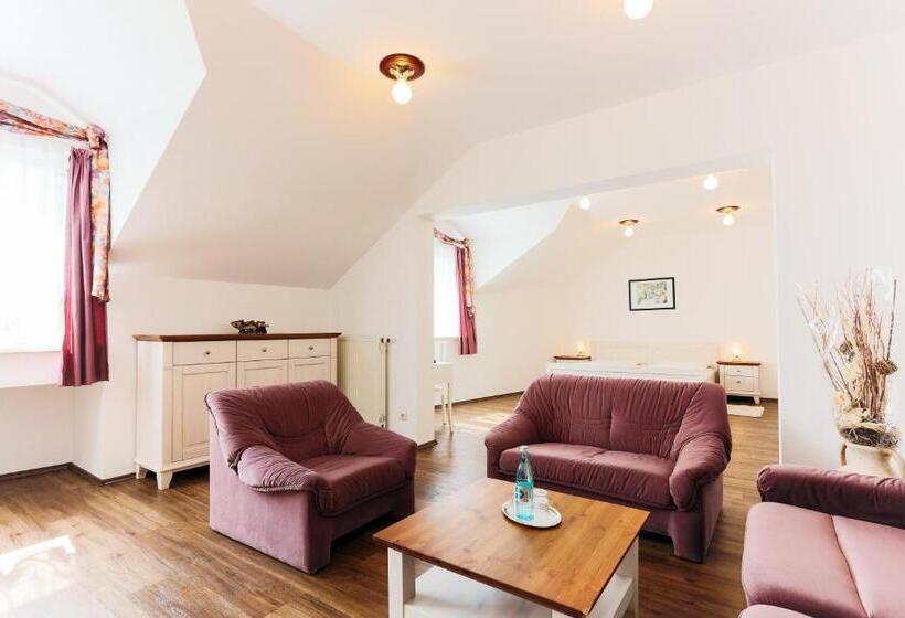 Hotel Sattelbogener Hof