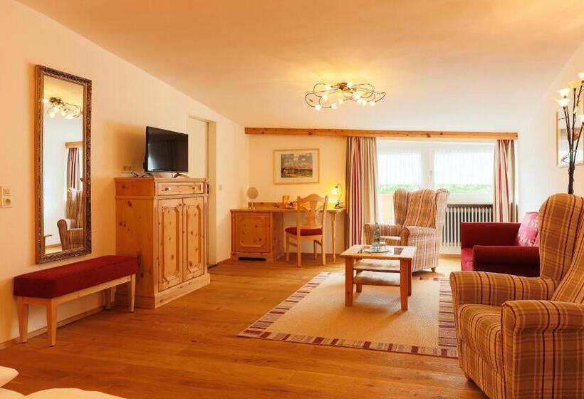 Hotel Sattelbogener Hof