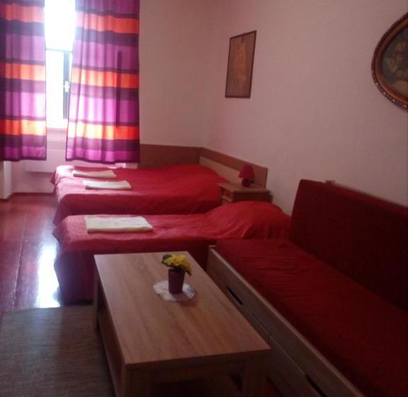 Пансион Fara Choustníkovo Hradiště