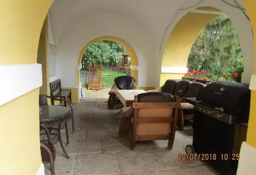 Majatalo Fara Choustníkovo Hradiště