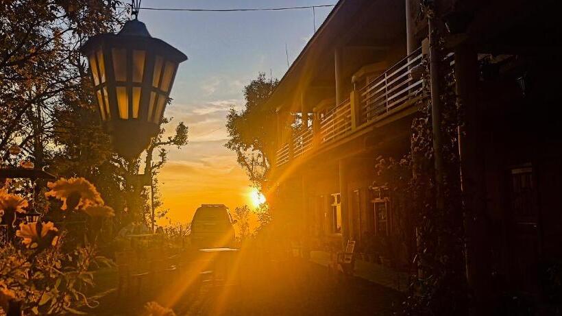 פנסיון Jmt Eco Binsar By Stayapart