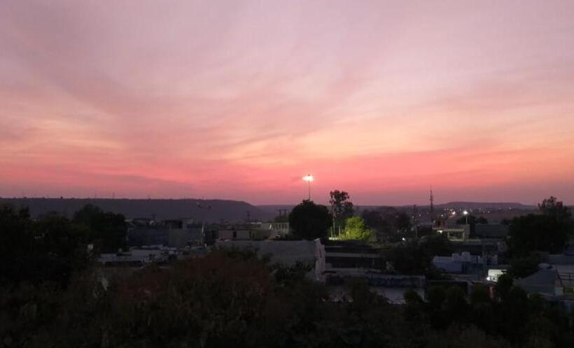 Pensão Om Shanti Guest House