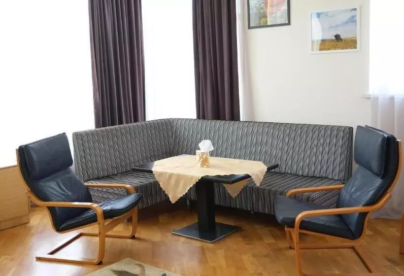 Retkeilymaja Ymca Spitak