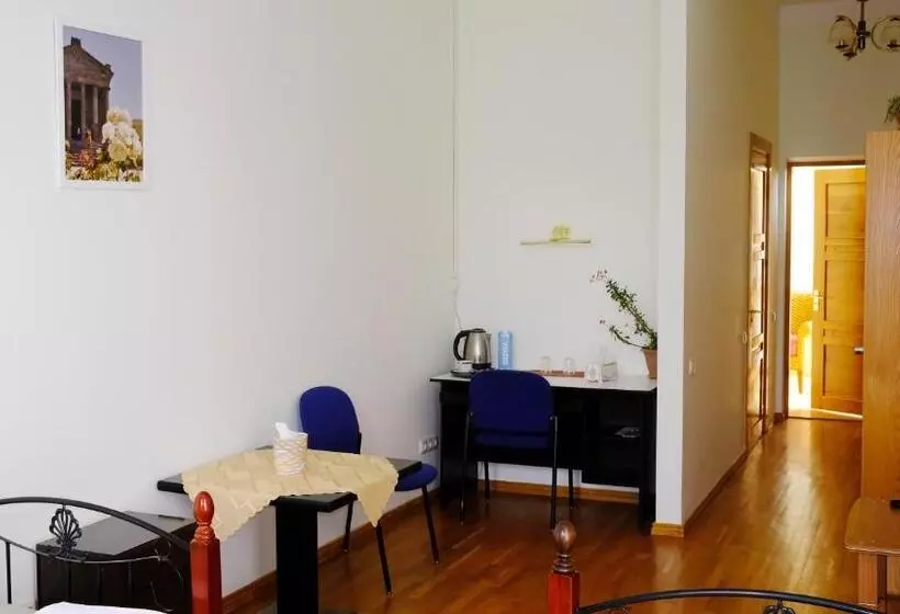 Retkeilymaja Ymca Spitak