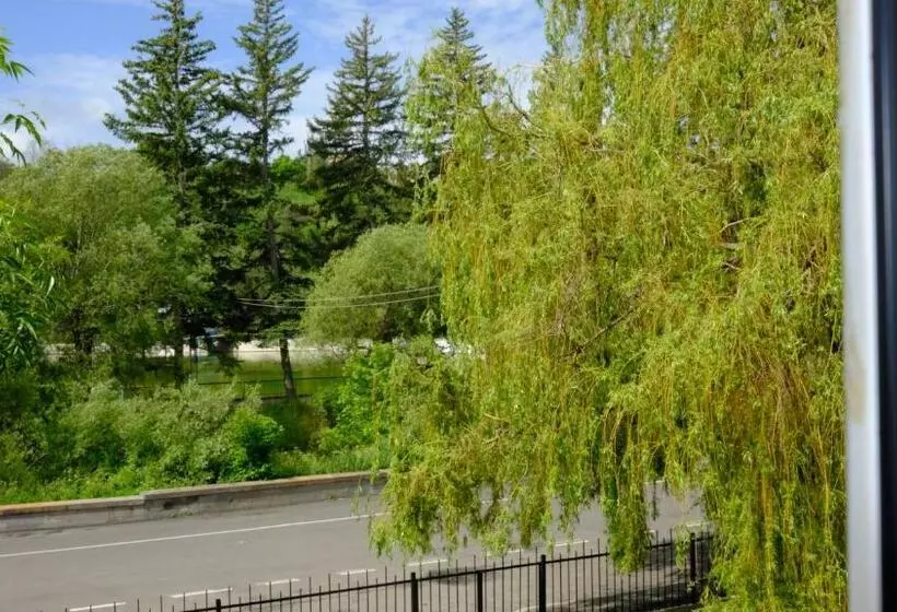 Retkeilymaja Ymca Spitak