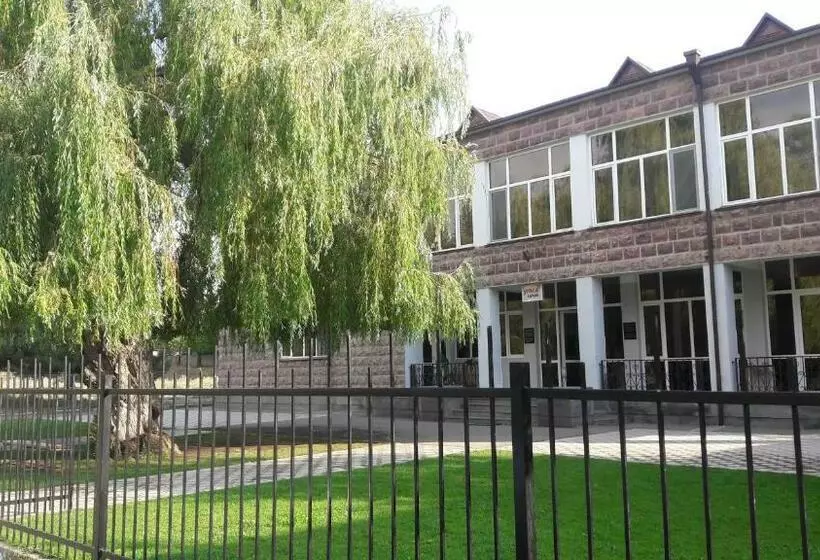 Retkeilymaja Ymca Spitak