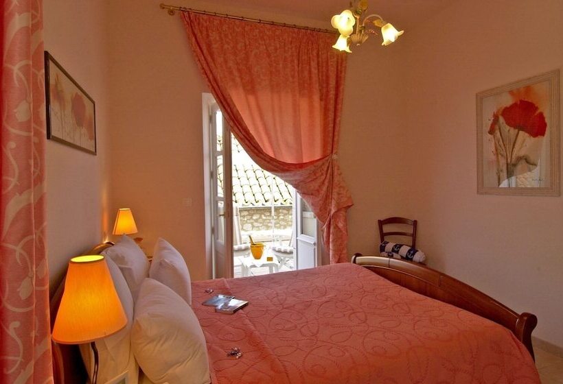 Hostellerie Clau Del Loup Logis Hotels