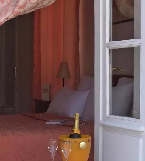 Hostellerie Clau Del Loup   Logis Hotels