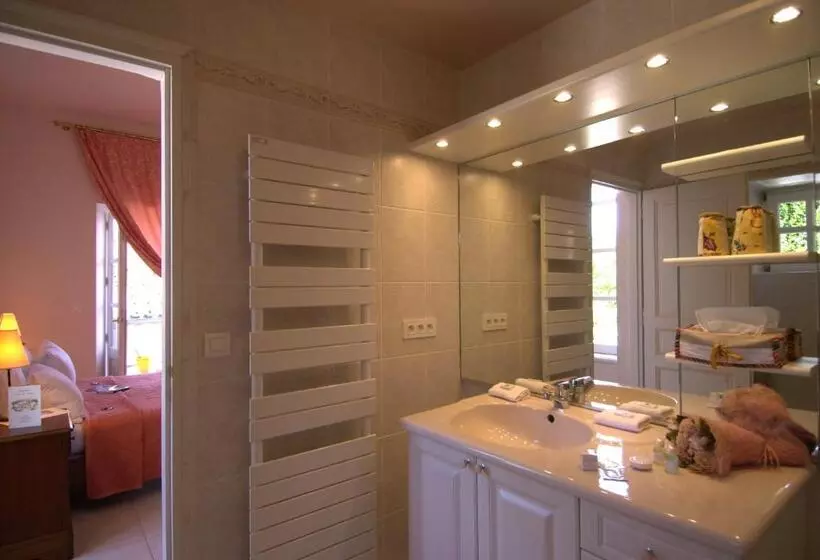 Hostellerie Clau Del Loup   Logis Hotels