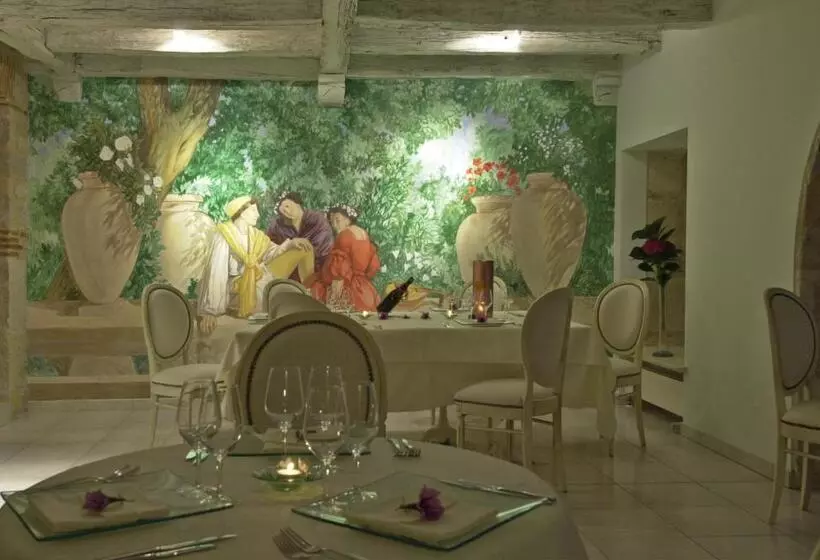 Hostellerie Clau Del Loup   Logis Hotels