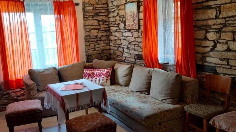 Пансион Casa Lambuh