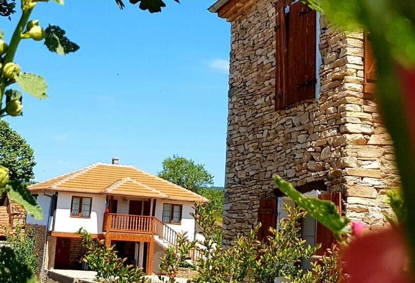 Пансион Casa Lambuh