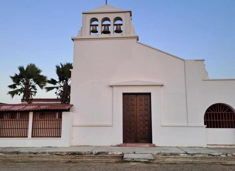 פנסיון Galerazambahostal