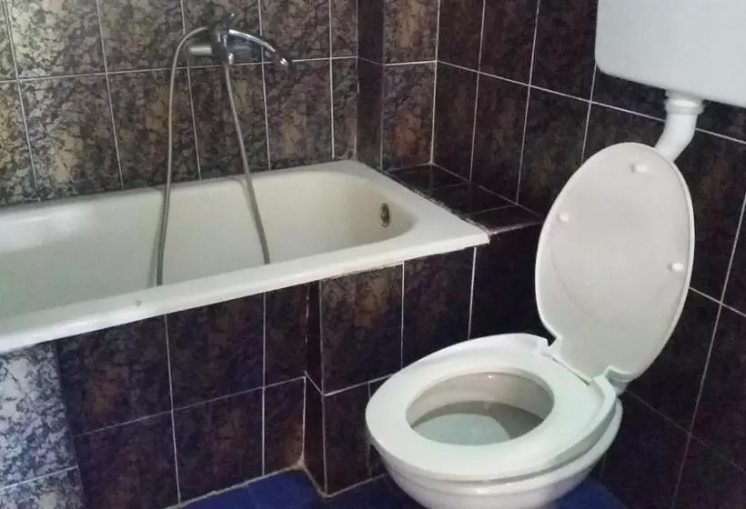 پانسیون Guesthouse Ada