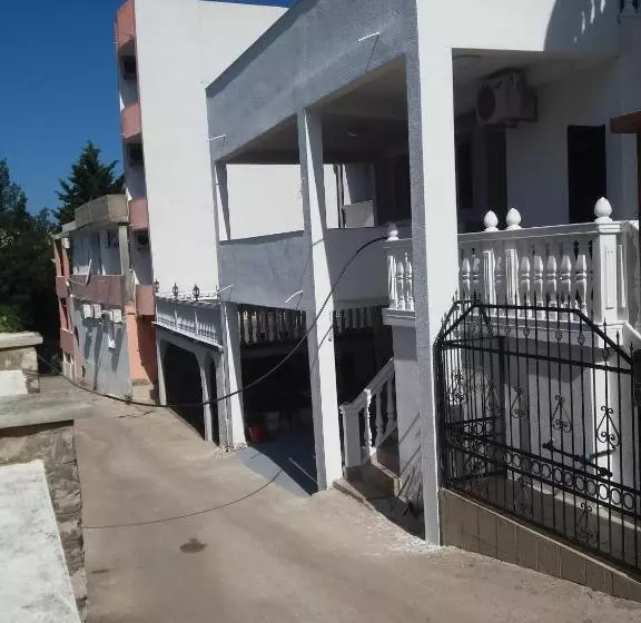 پانسیون Guesthouse Ada