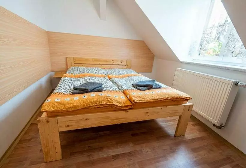 ペンション Penzion A Vinařství Vyskočil Strachotín