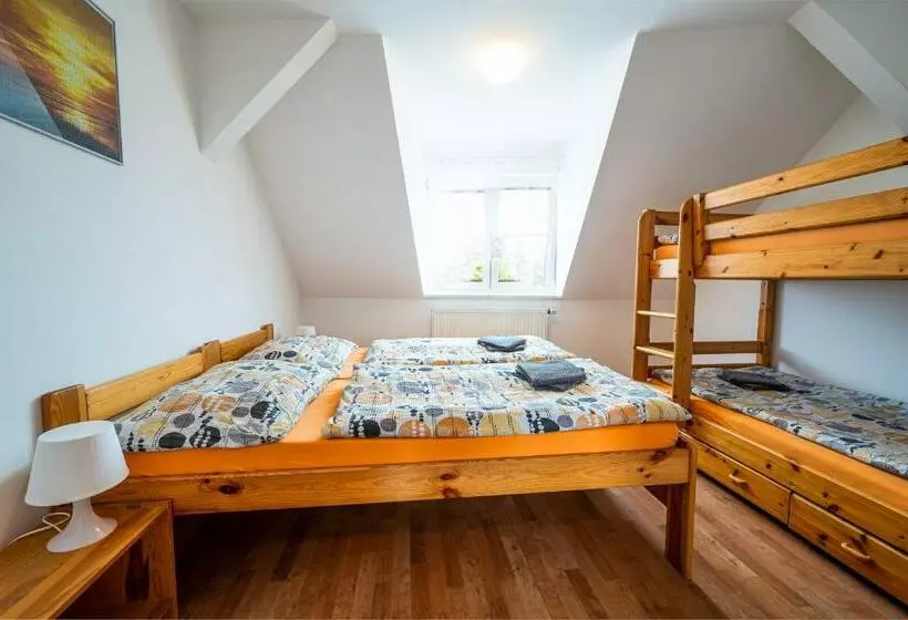 ペンション Penzion A Vinařství Vyskočil Strachotín