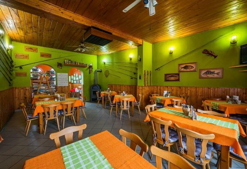 ペンション Penzion A Vinařství Vyskočil Strachotín