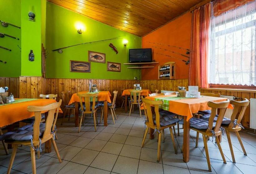 ペンション Penzion A Vinařství Vyskočil Strachotín