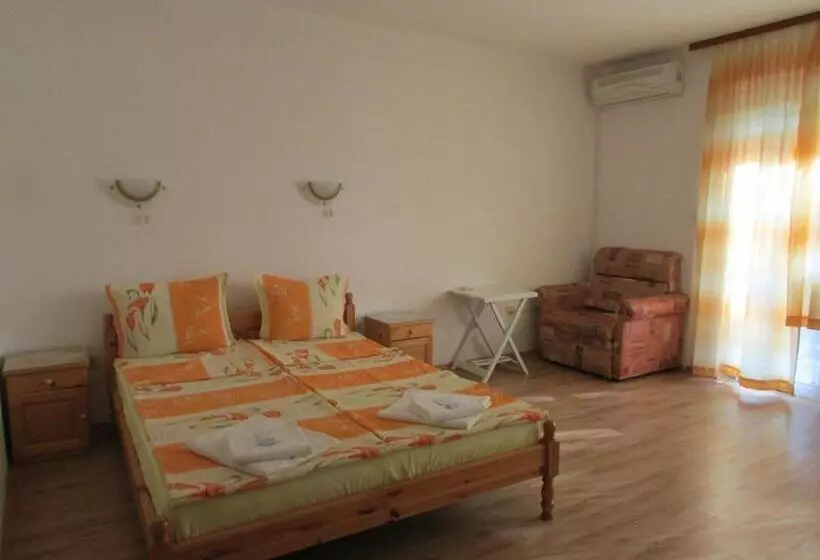 پانسیون Sunhouse Rooms