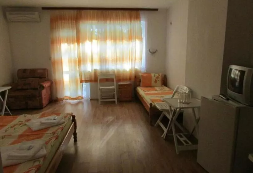 پانسیون Sunhouse Rooms