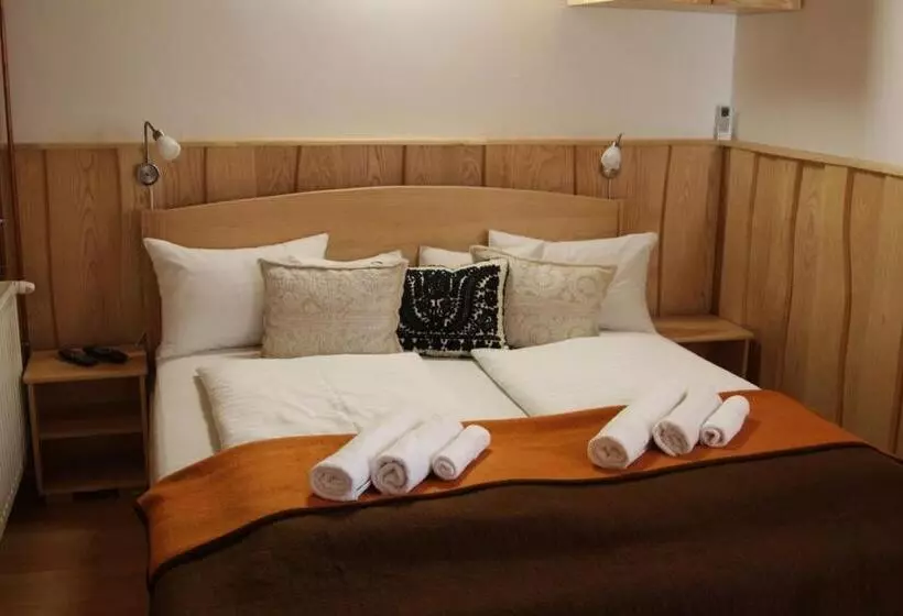 ペンション Tiszafa Vendégház Szentgál