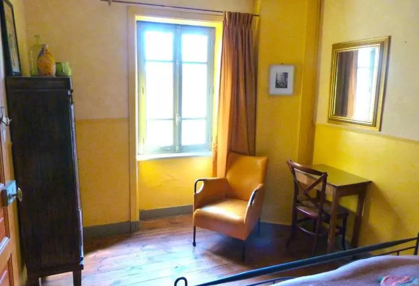 Aamiaismajoitus (B&B) Chambres D'hôtes La Fougeraie