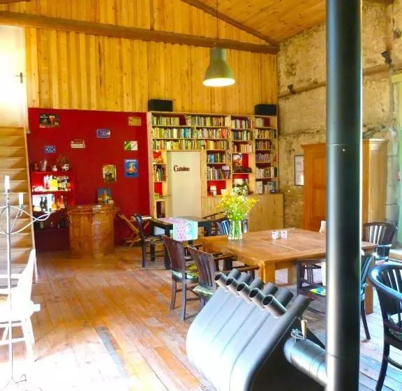 Aamiaismajoitus (B&B) Chambres D'hôtes La Fougeraie