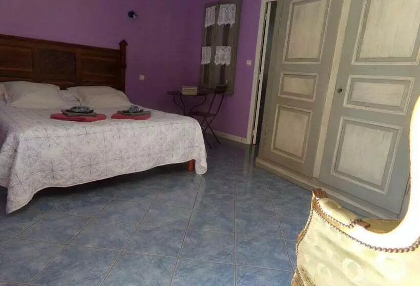 Aamiaismajoitus (B&B) Chambres Et Table D Hôtes, Maisonnettes Individuelles Dans Propriété Privée