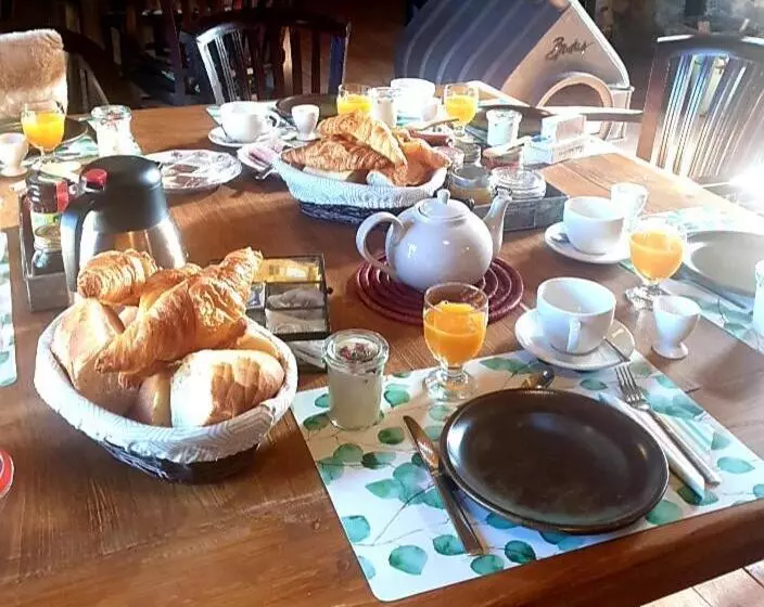 Aamiaismajoitus (B&B) Chambres D'hôtes La Fougeraie