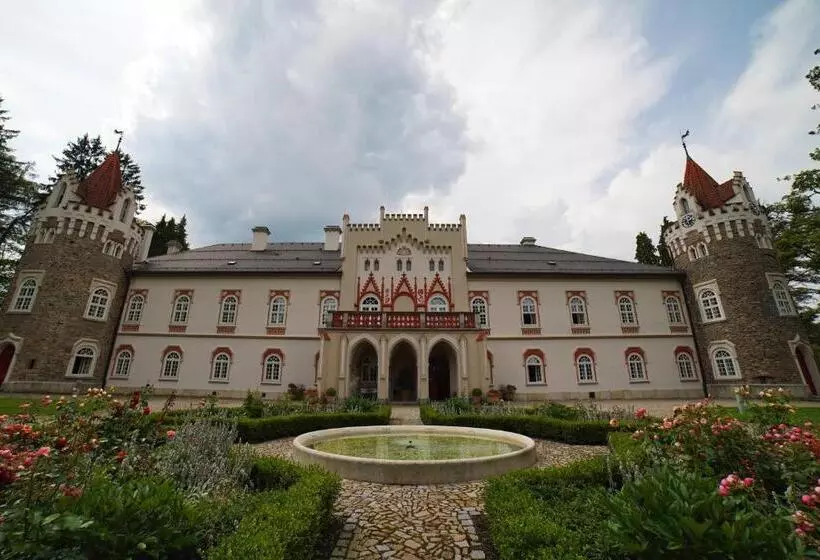 Chateau Herálec Boutique Hotel & Spa By L Occitane