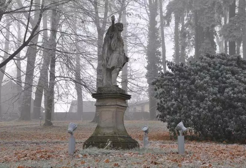 Chateau Herálec Boutique Hotel & Spa By L Occitane