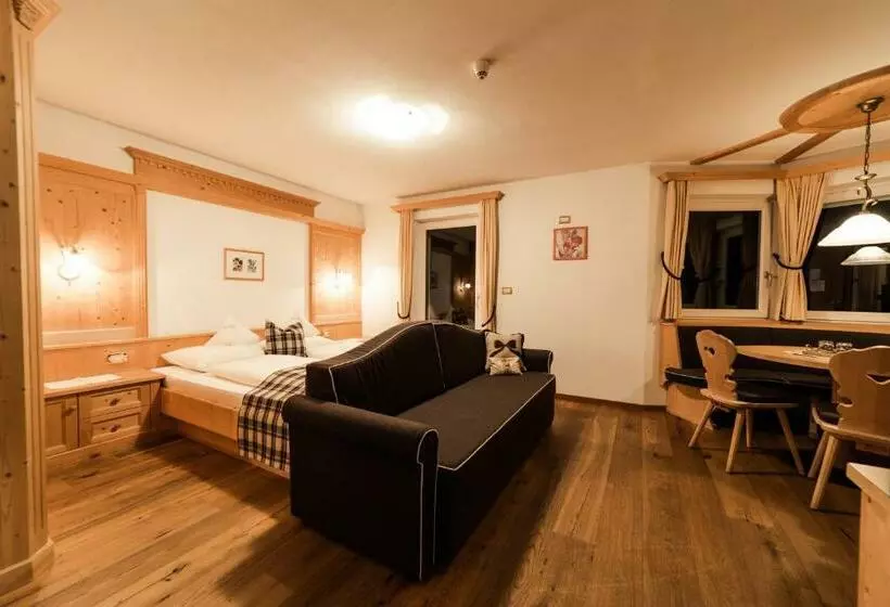 ホテル Garnì Villa Erna