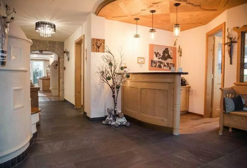ホテル Garnì Villa Erna