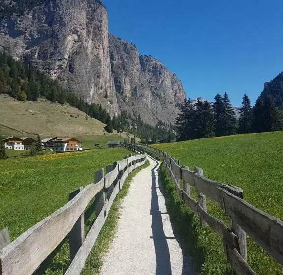 ホテル Garnì Villa Erna