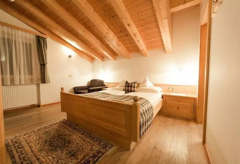 ホテル Garnì Villa Erna
