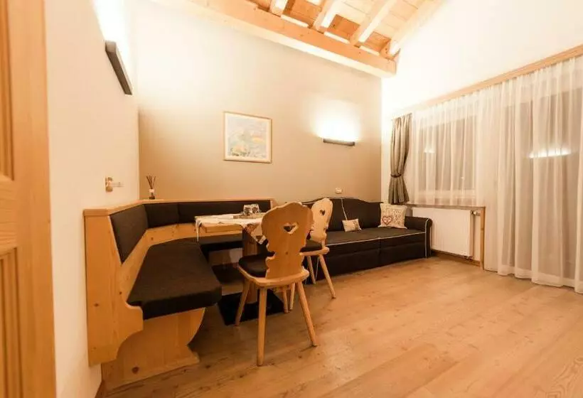 ホテル Garnì Villa Erna