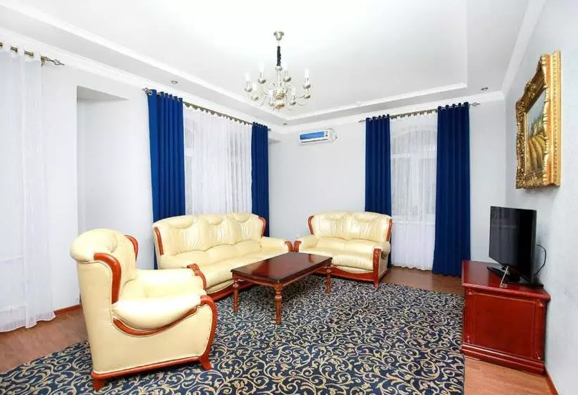 هتل Khujand Deluxe