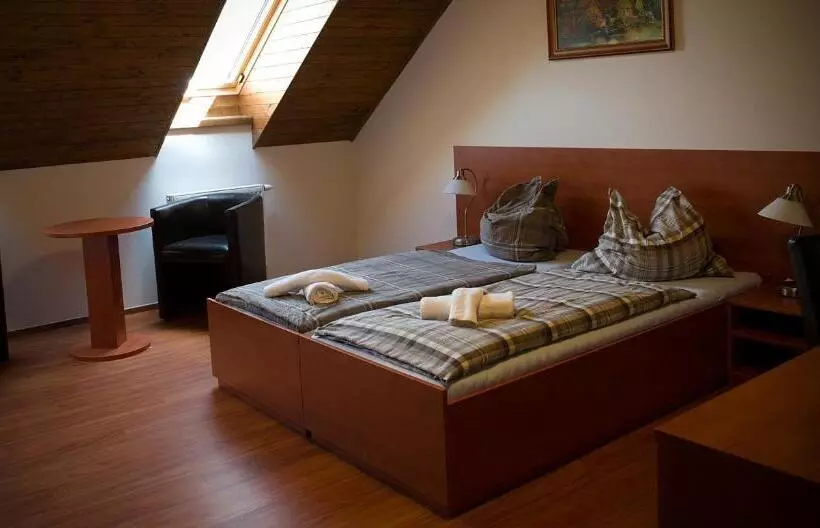 Majatalo Penzion šejby