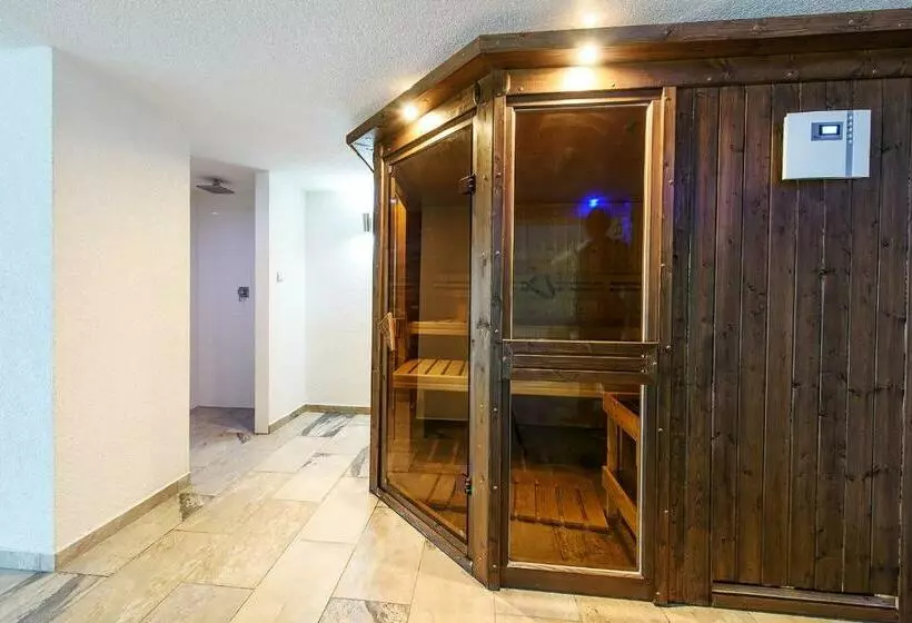 Hotelli Wellness Penzion Life