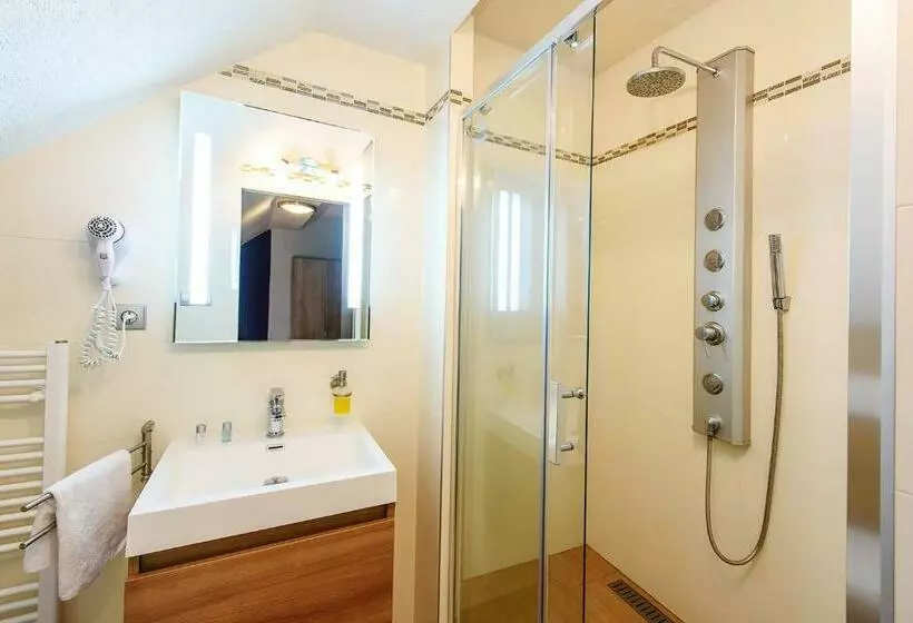 Hotelli Wellness Penzion Life