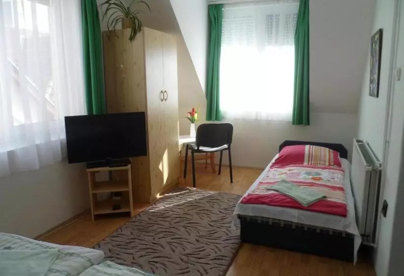پانسیون Makai Apartman